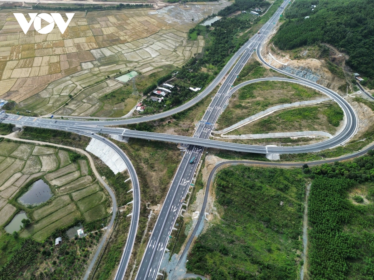 Thông xe 70km cao tốc Vân Phong – Nha Trang, sớm 8 tháng
